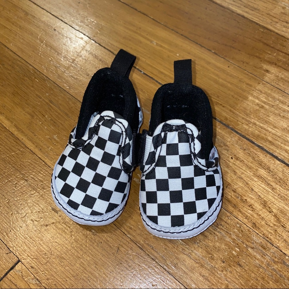 Baby vans slip onV crib shoes